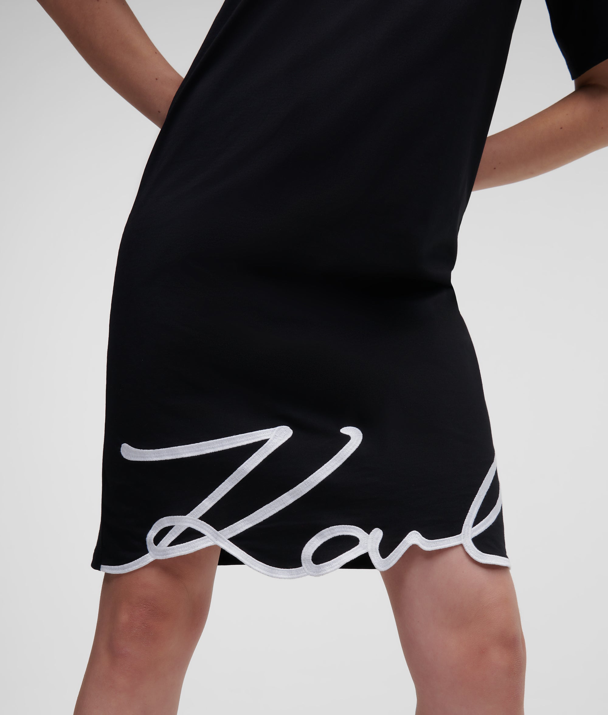 SIGNATURE HEM T-SHIRT DRESS - Image 2