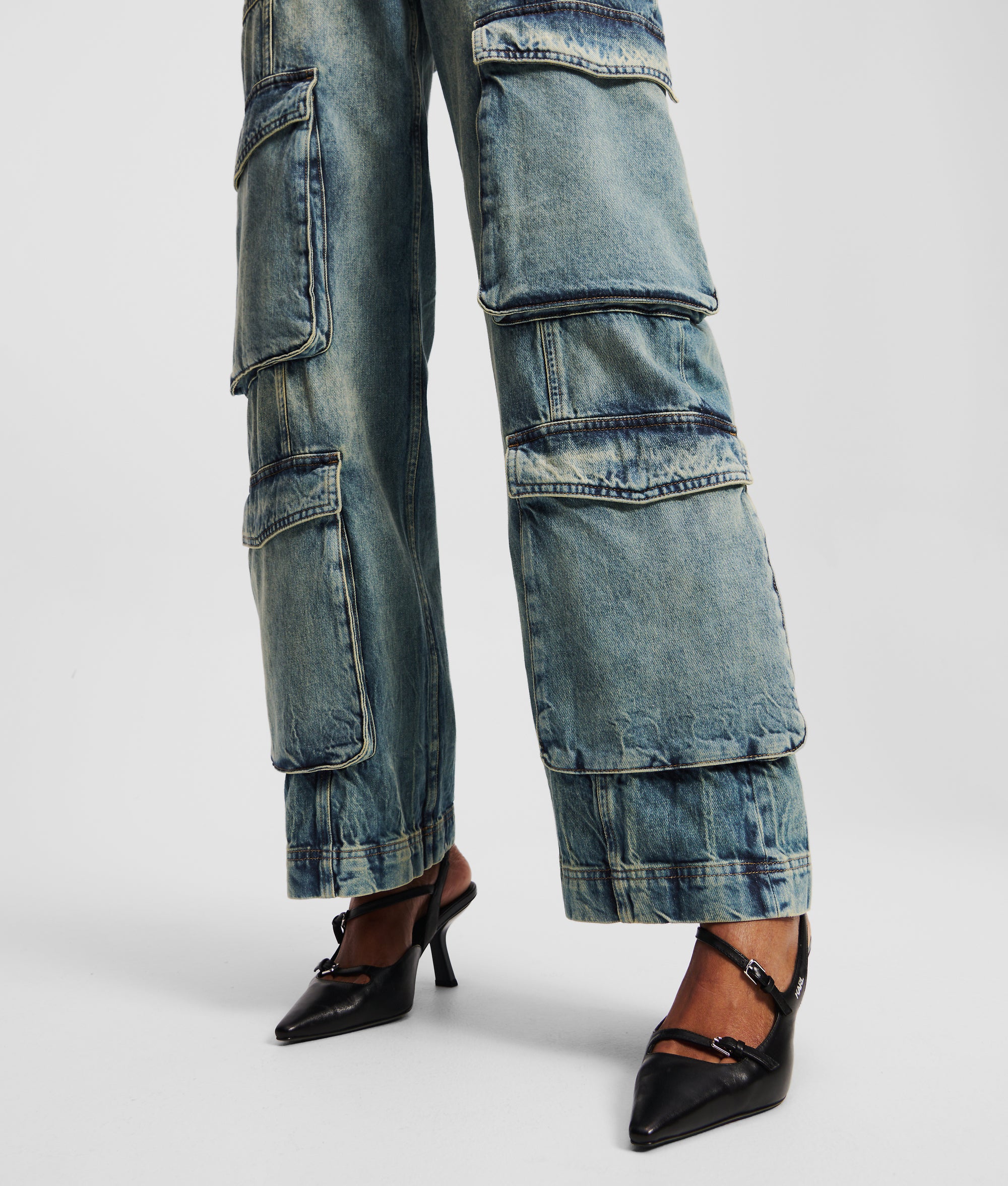 UTILITY MID-RISE RELAXED JEANS - Image 2